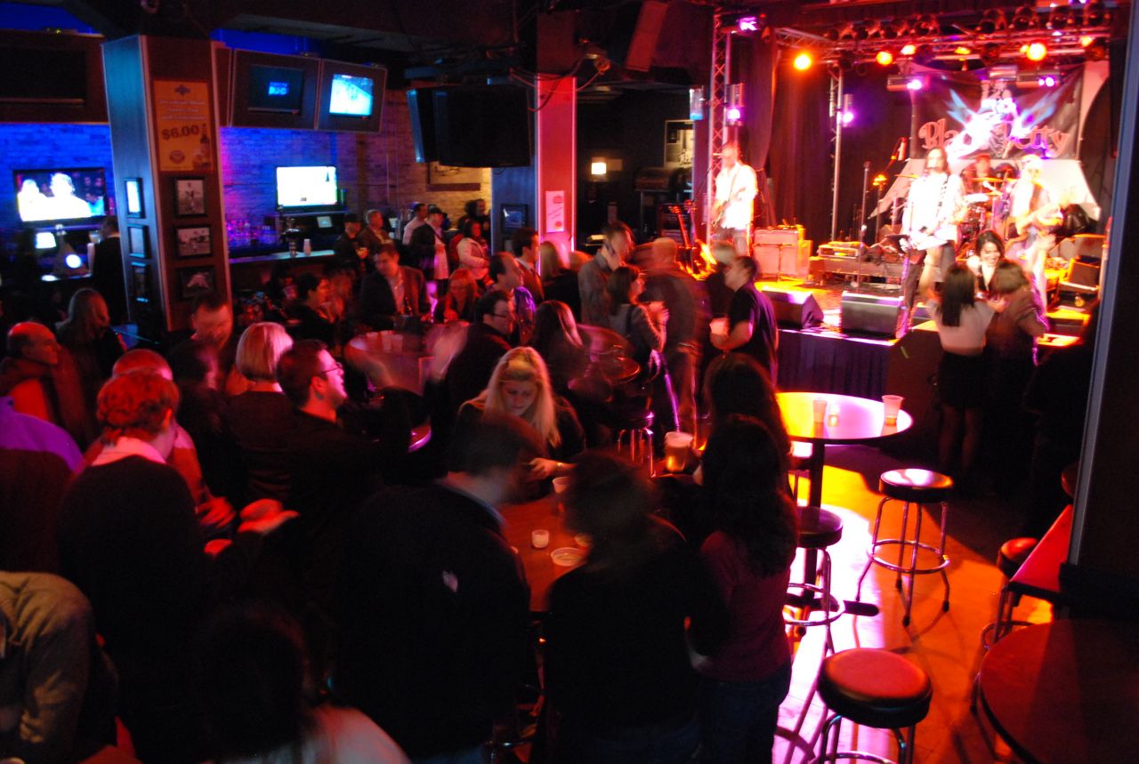 The band warms up at the Cubby Bear.