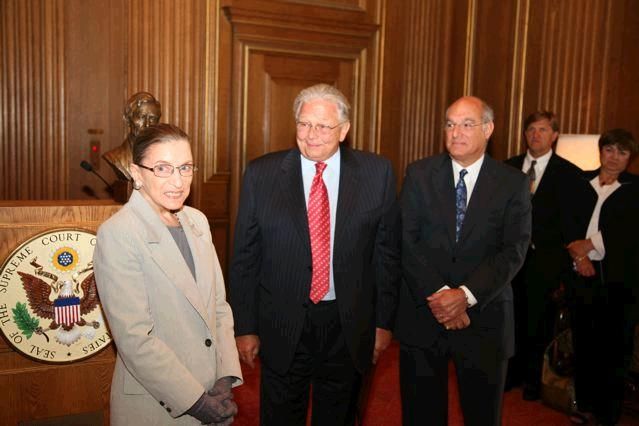 Justice Ruth Bader Ginsburg visits with ISBA President Jack Carey and ISBA Second Vice President Mark Hassakis.