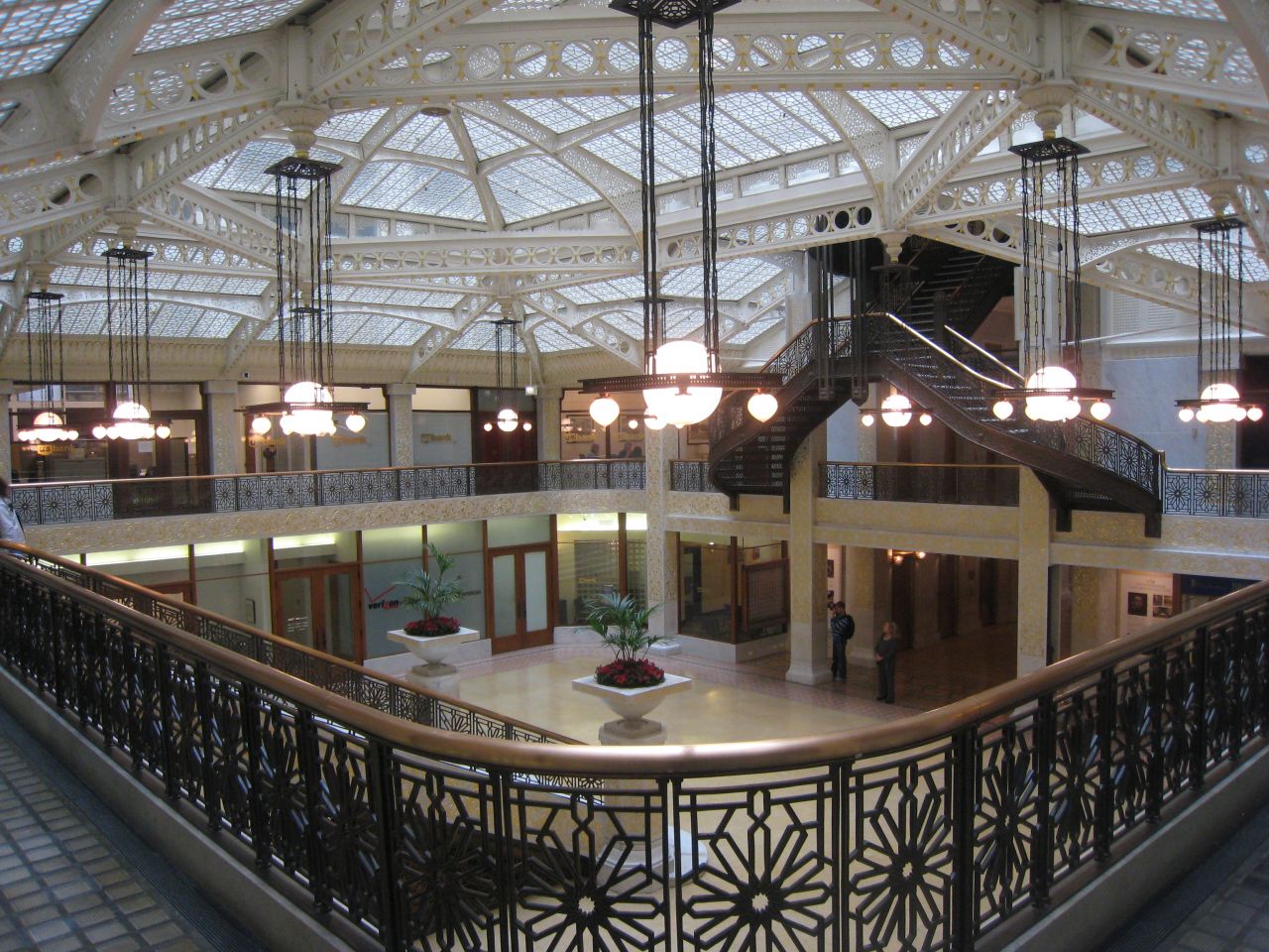 The light court on the 1st floor of the Rookery