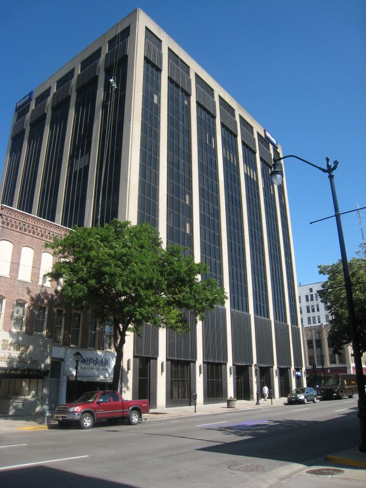 Exterior of Brown, Hay & Stephens at 205 S. 5th Street, Springfield