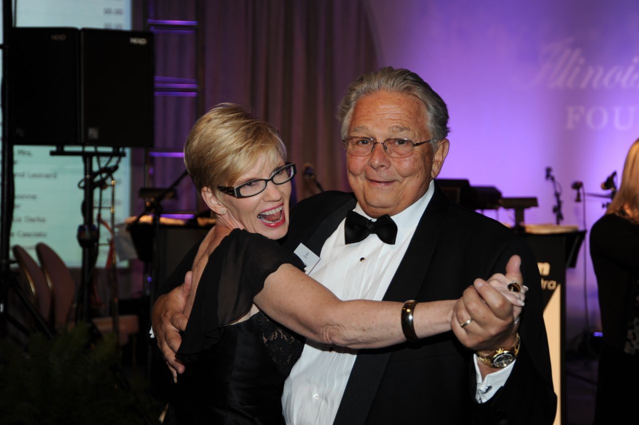 Janet Hassakis and ISBA Immediate Past President Jack Carey enjoy the music.