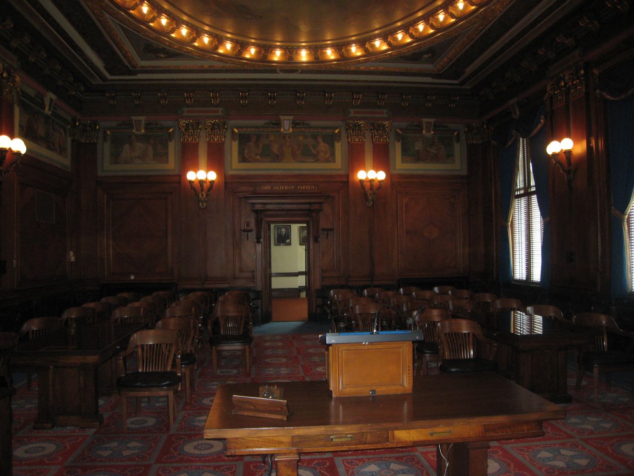Gallery of the Illinois Supreme Court courtroom