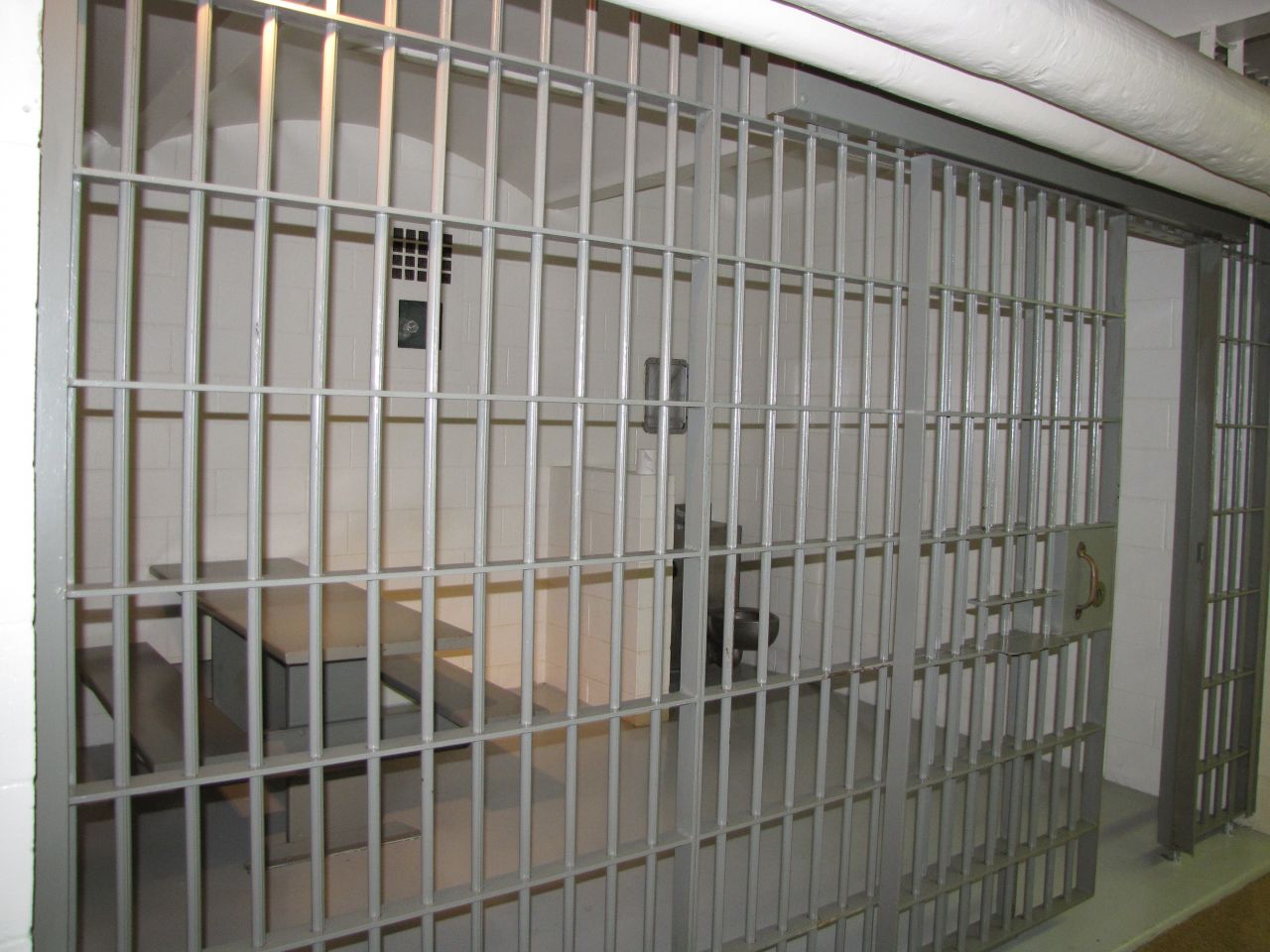 Jail in basement of Kane County Courthouse