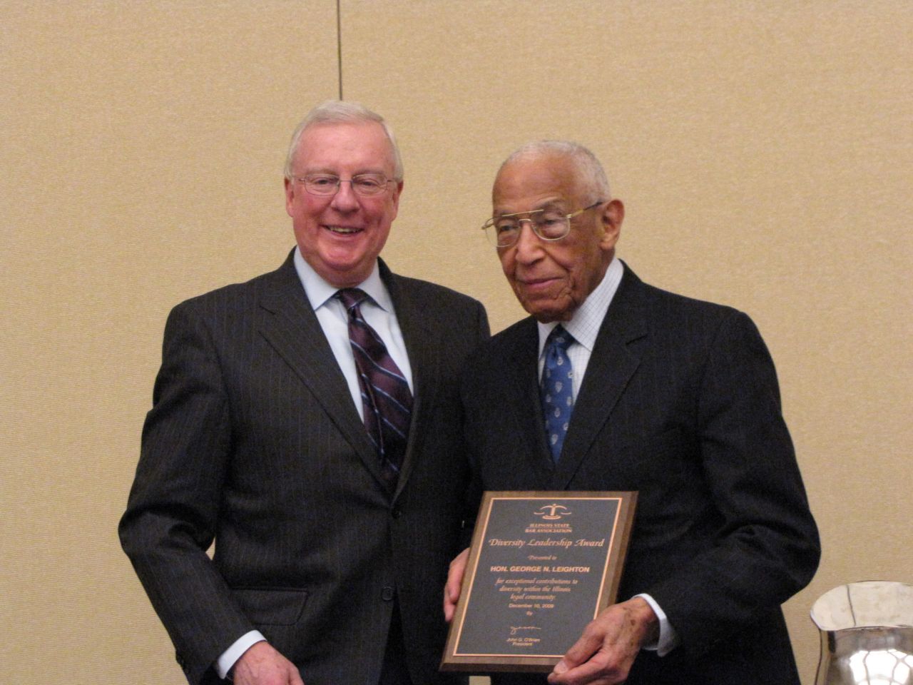 President O'Brien presents Judge Leighton with the ISBA's first Diversity Leadership Award
