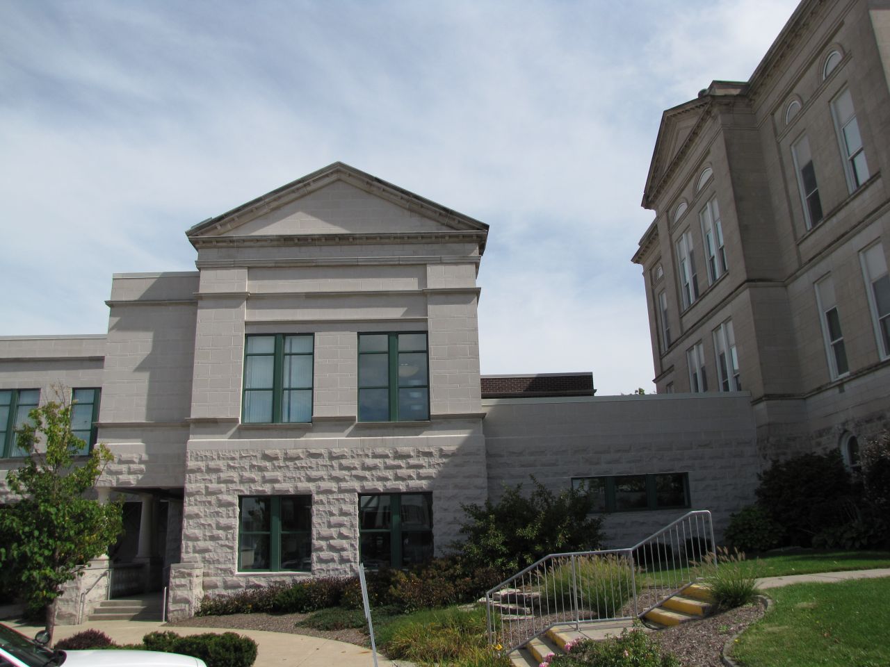 The Public Safety Facility was added to the courthouse in 2001.