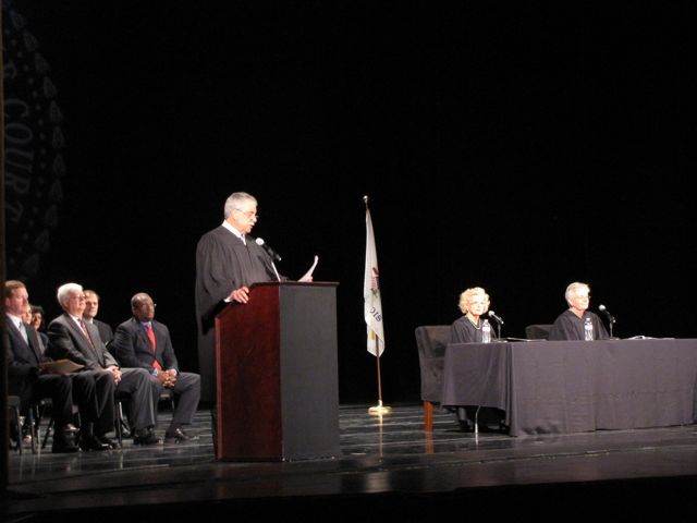 Illinois Appellate Justice Thomas R. Appleton presents the motion to admit the class.