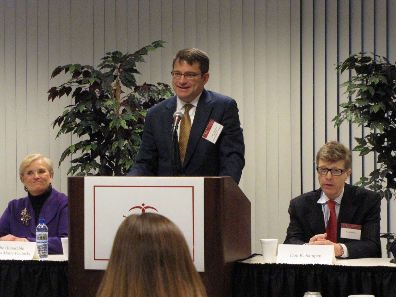 Appellate Lawyers Association President Gary Feinerman introduces the candidates.