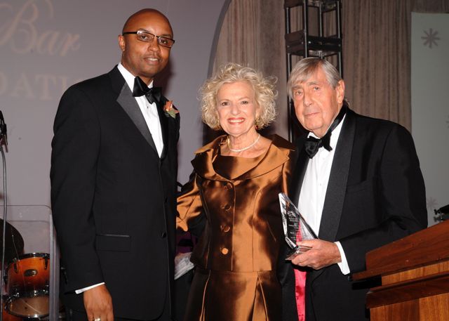 IBF President Vince Cornelius and Gala Co-Chair Jerold Solovy honor Justice Anne Burke as the 2010 Recipient of the Distinguished Award for Excellence.