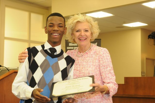 David McNeal received his Certificate of Completion from Illinois Supreme Court Justice Anne Burke