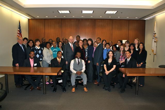 Students and teachers from the ISBA Law and Leadership Institute visited the Daley Center on June 24. They met with Judges Matt Delort, Debra Walker, Laua Liu and Franklin Valderrama.