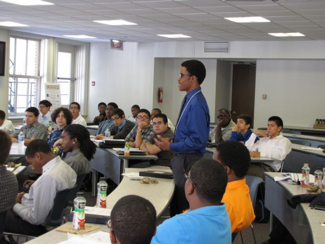 LLI is a statewide initiative to assist students from minority, ethnic, and other groups who are currently underrepresented in the legal professions achieve academic success and aspire to a career in the law. There 77 students participating in this summer’s institute, which runs through Aug. 10. Find out more at www.isba.org/lawandleadershipprogram