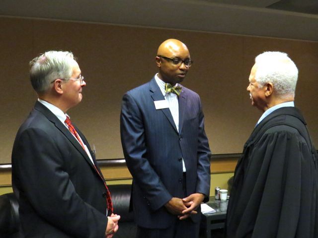 ARDC Administrator Jerry Larkin, ISBA 3rd Vice President Vincent F. Cornelius and Illinois Supreme Court Justice Charles Freeman chat following the afternoon ceremony.