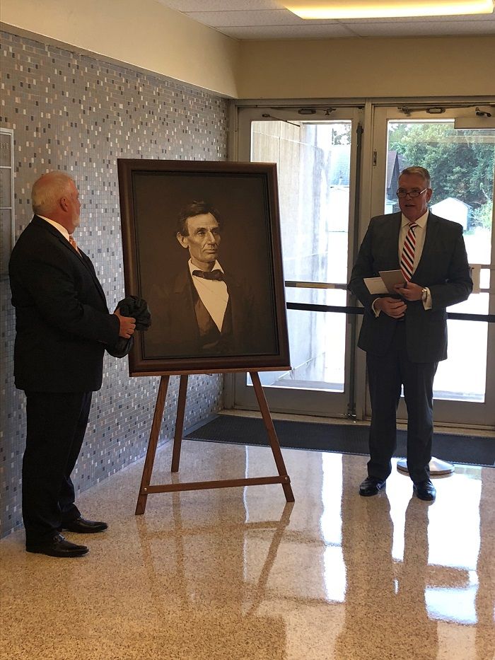 A high-quality reproduction of a famous Abraham Lincoln photograph was presented to the Alexander County Courthouse on September 5 in Cairo. 