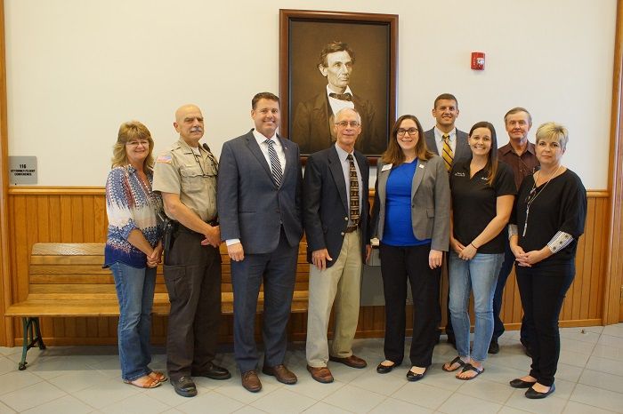 A high-quality reproduction of a famous Abraham Lincoln photograph was presented to the Cumberland County Courthouse on October 5 in Toledo. 