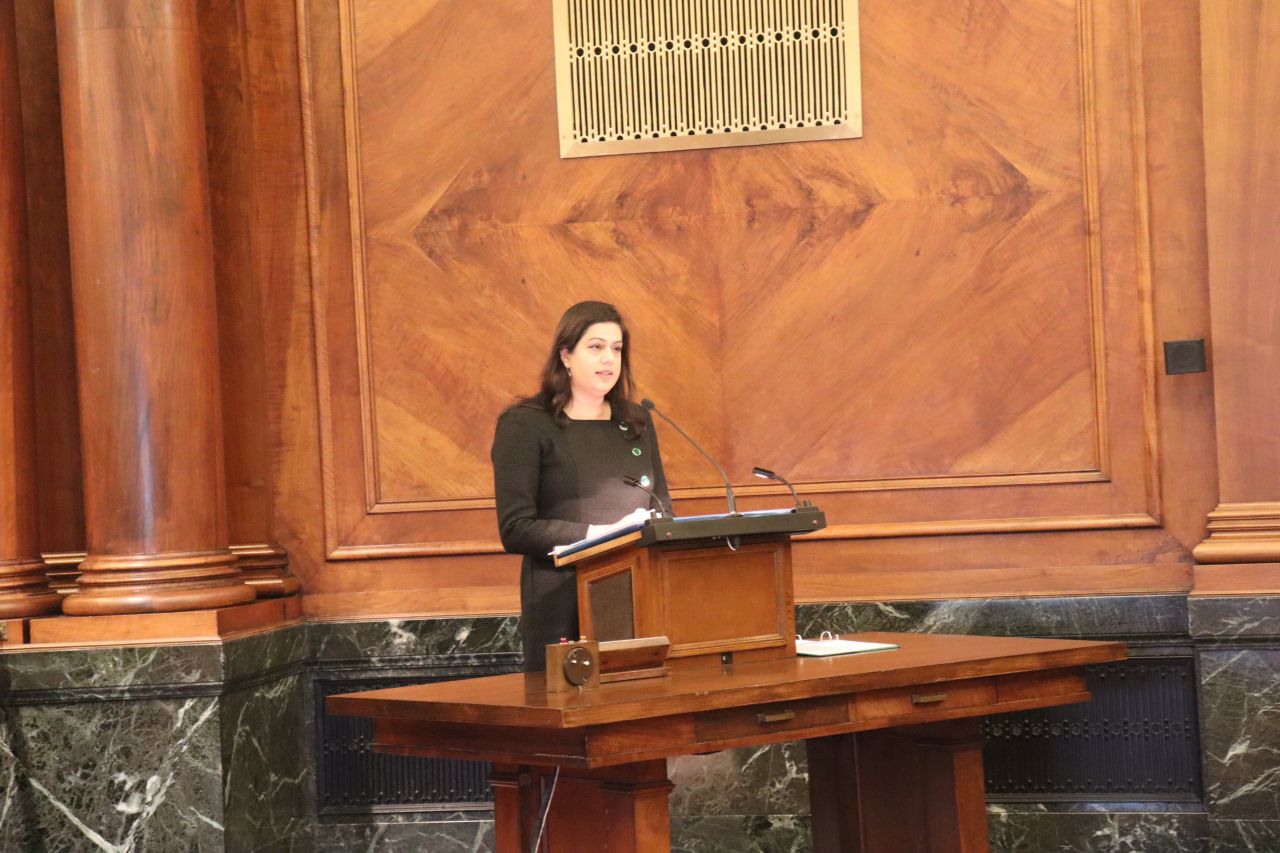 Illinois State Bar Association Board of Governors Member Nargis Khokhar served as a speaker for the Fourth Judicial District ceremonies.