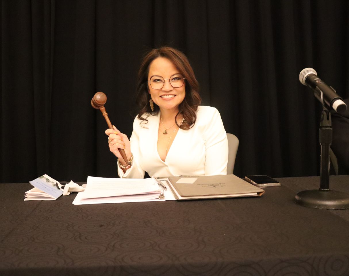 President Sonni Choi Williams presides over the ISBA's Assembly Meeting.