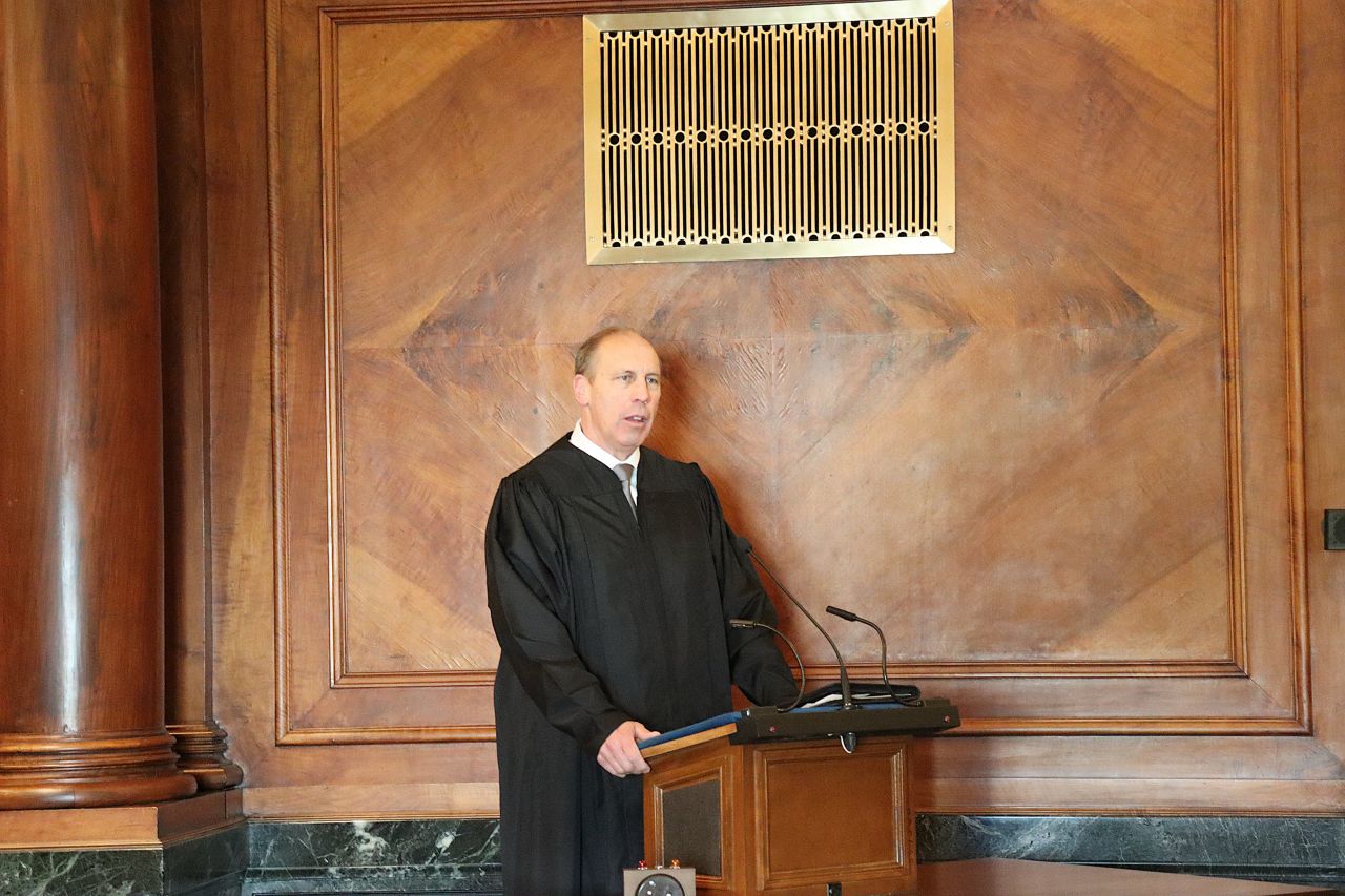 Hon. John Lowry, Chief Circuit Judge, 17th Judicial Circuit, makes a motion to admit the class.