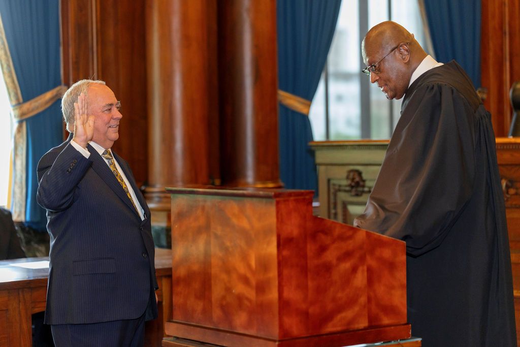 President Perry J. Browder takes the oath administered by Illinois Supreme Court Chief Justice P. Scott Neville