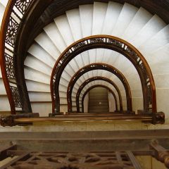 Rookery stair case just outside Bellows' 8th floor offices