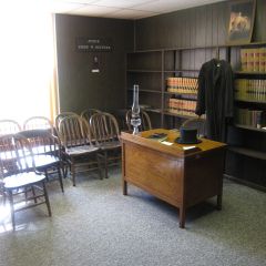 Judges chambers at entrance to Lincoln Courtroom