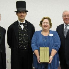 President O'Brien and President-elect Hassakis present "The Papers of Abraham Lincoln" photo gallery