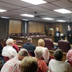 A high-quality reproduction of a famous Abraham Lincoln photograph was presented to the Wabash County Courthouse on August 9 in Mount Carmel.
