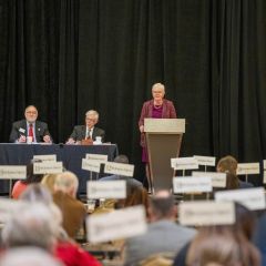 Illinois Supreme Court Chief Justice Mary Jane Theis offers remarks during the ISBA Assembly Meeting. 