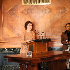 Stephanie Villinski, Deputy Director of the Illinois Supreme Court Commission on Professionalism, addressed the newly sworn-in attorneys.